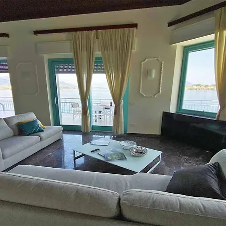 Luxury Olga Con Dependance In Stresa