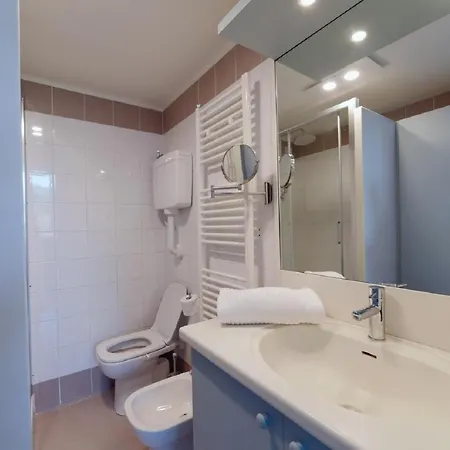 Luxury Olga Con Dependance In Stresa Βίλα