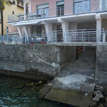 Luxury Olga Con Dependance In Stresa Μπαβένο